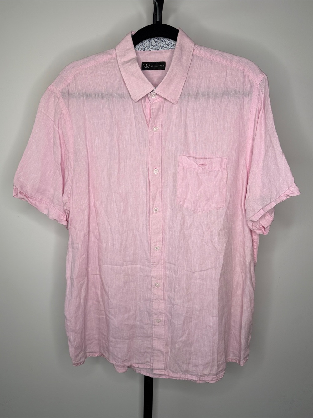 Neiman Marcus Pale Pink Short Sleeve Linen Button-Up Shirt